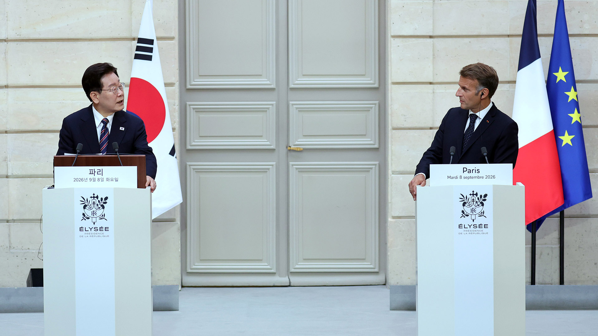 20260908-LJM-Macron.jpg